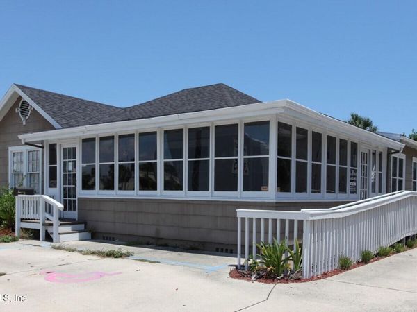 815 3RD Street N, Jacksonville Beach, FL 32250