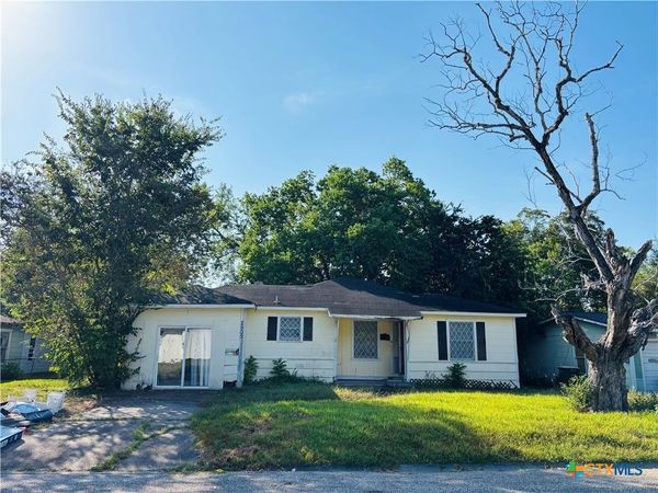 2505 Cardinal Street , Victoria, TX 77901