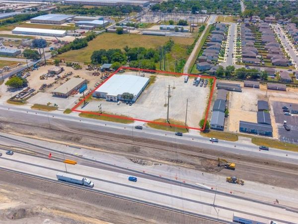 735 E Interstate 10 , Seguin, TX 78155