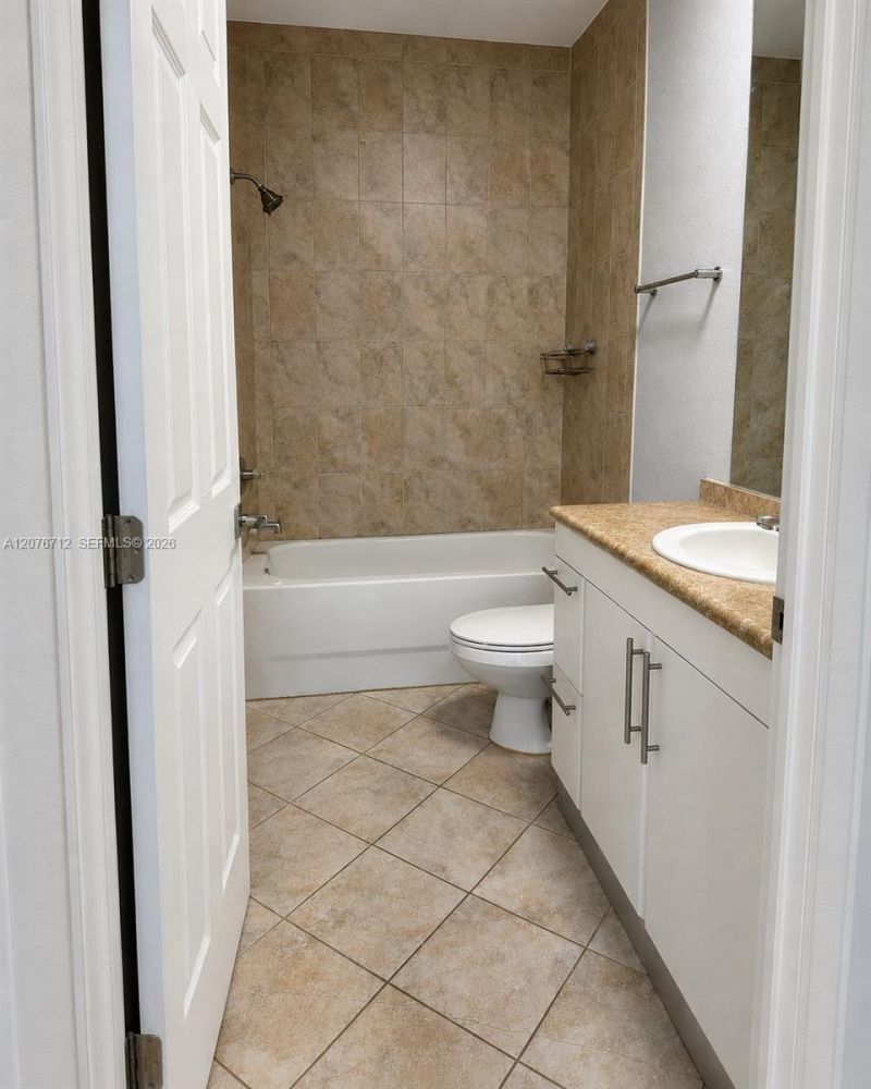 7429 NW 182nd St, Hialeah, FL 33015 Photo