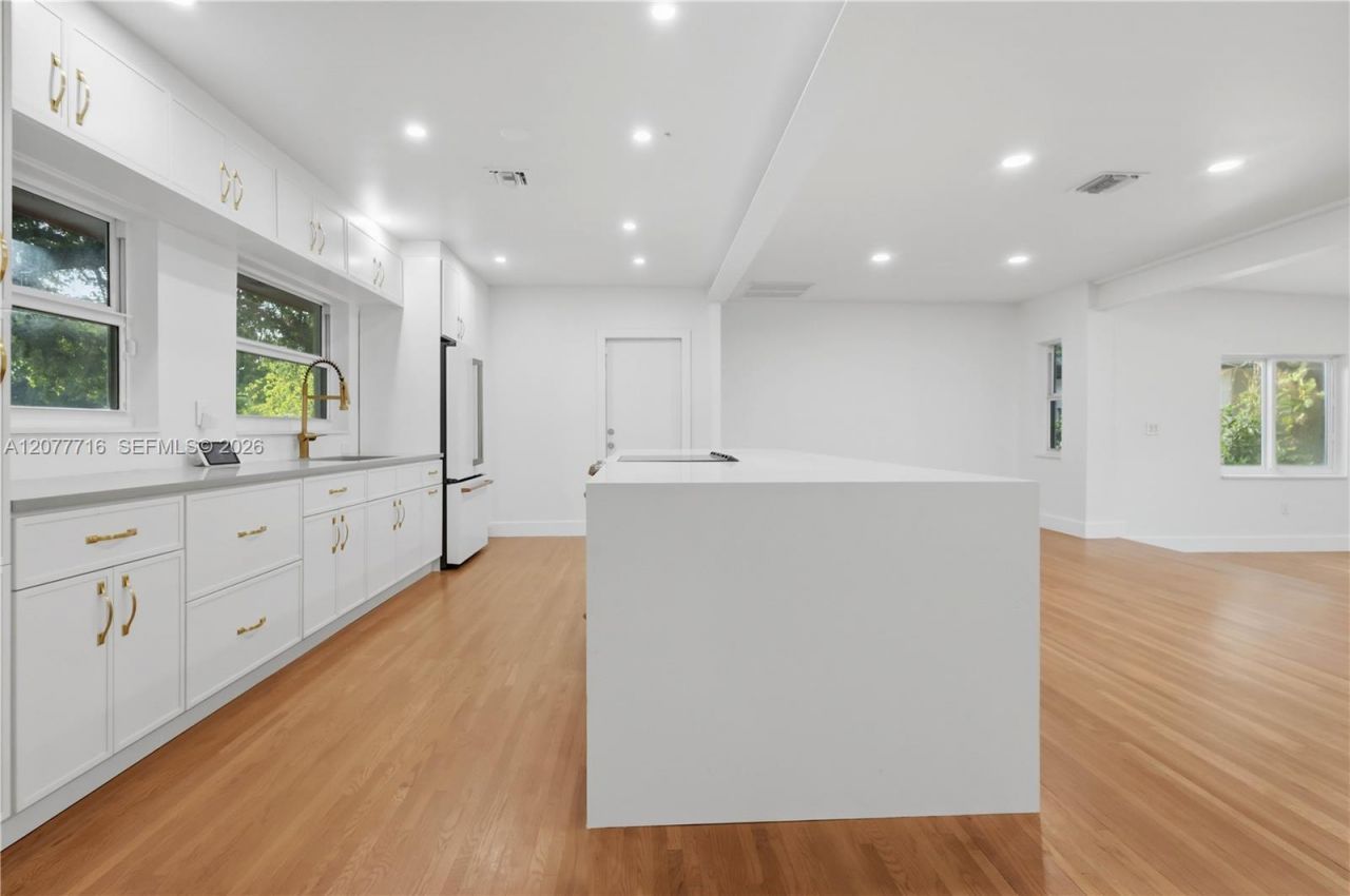 13040 N Miami Ave , Miami, FL 33168 Photo