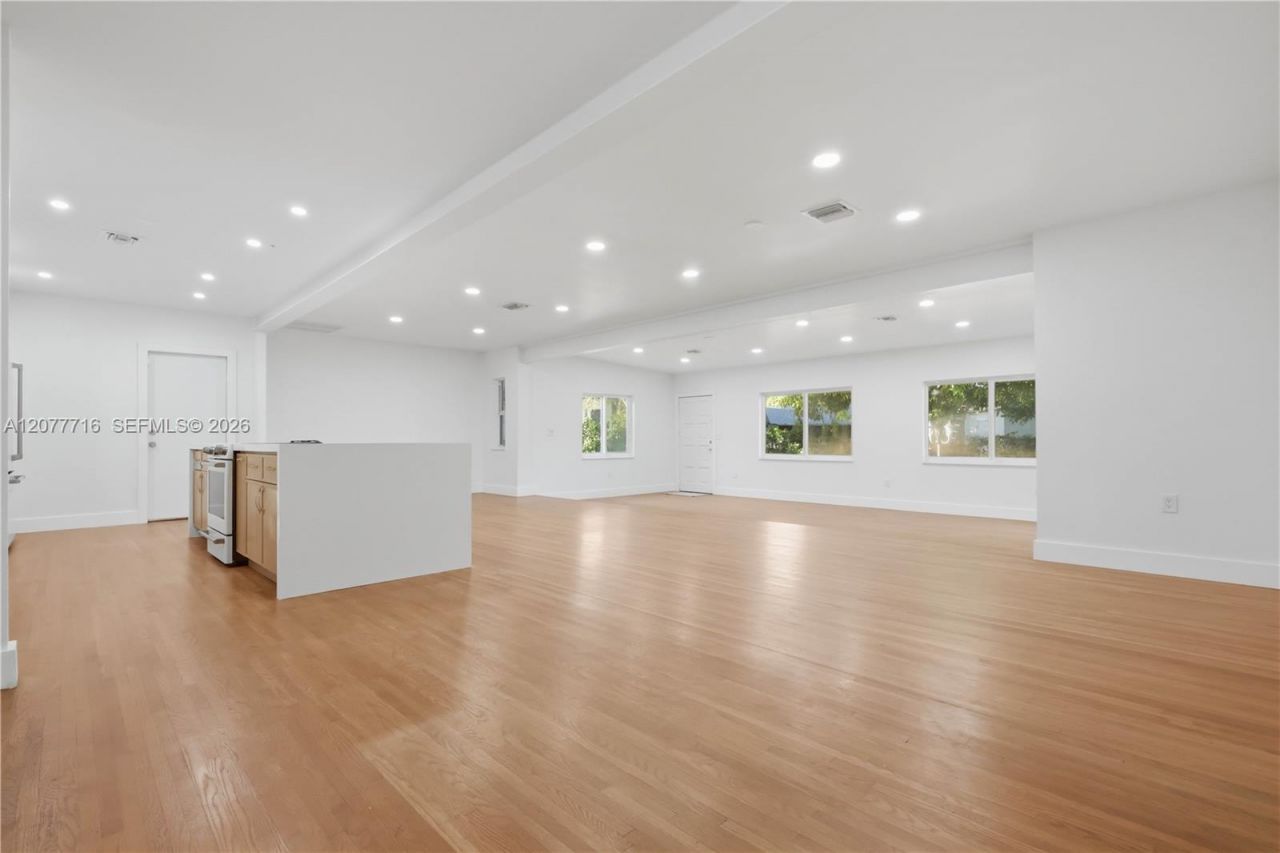 13040 N Miami Ave , Miami, FL 33168 Photo