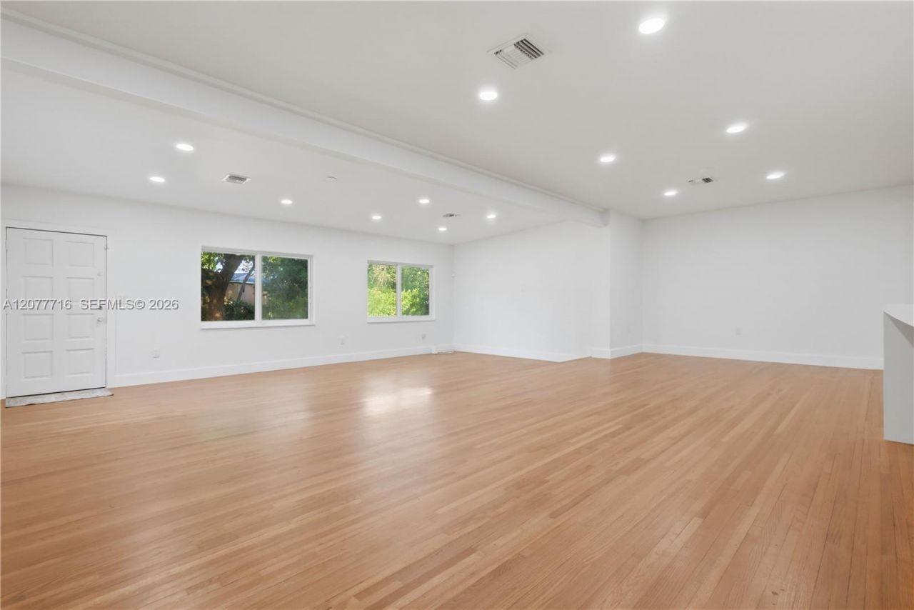 13040 N Miami Ave , Miami, FL 33168 Photo
