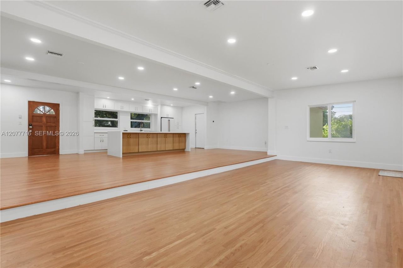 13040 N Miami Ave , Miami, FL 33168 Photo
