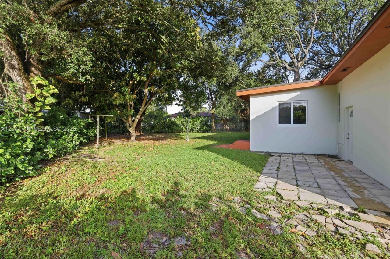 13040 N Miami Ave , Miami, FL 33168 Photo