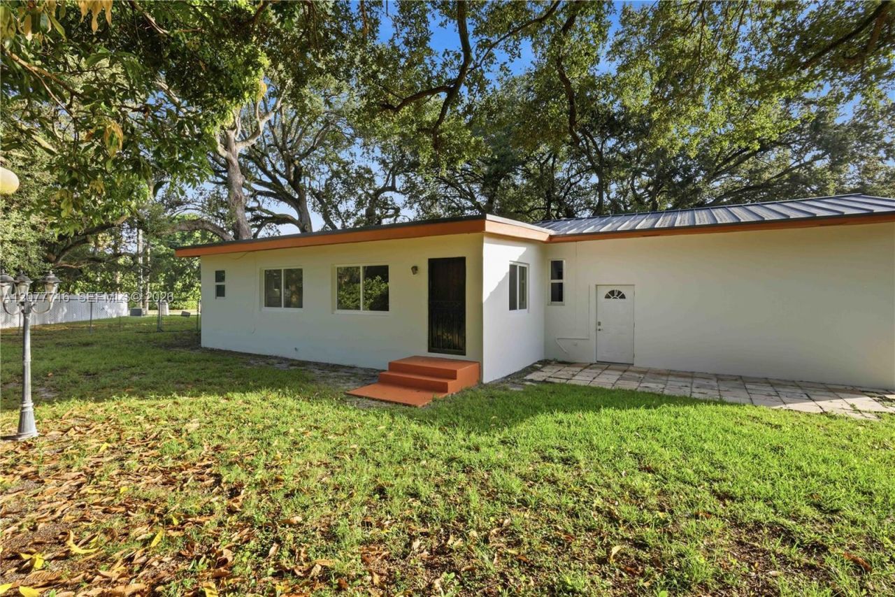 13040 N Miami Ave , Miami, FL 33168 Photo