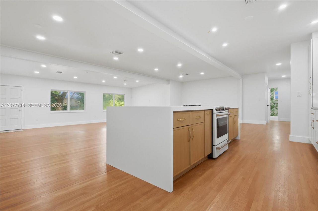 13040 N Miami Ave , Miami, FL 33168 Photo