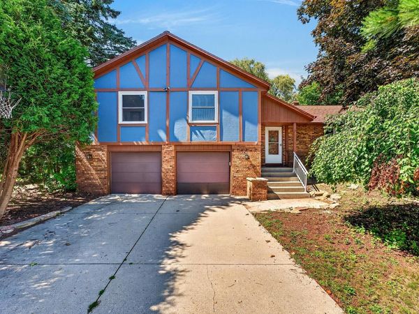 4004 Greenwood COURT, Sheboygan, WI 53081