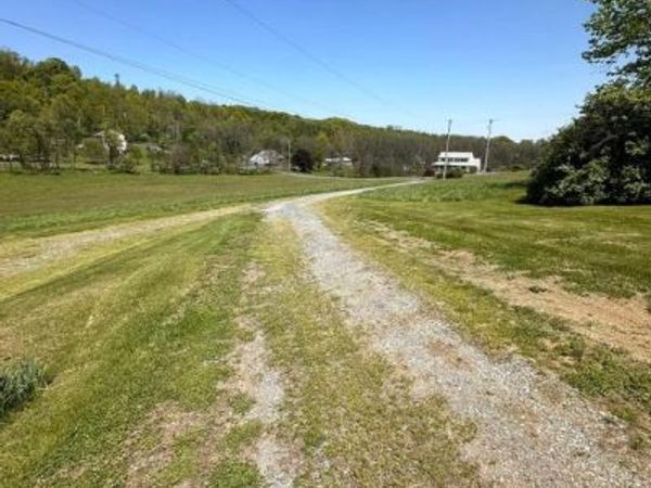 184 SPEICHER ROAD , BERNVILLE, PA 19506