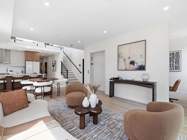 17 Holmes, Unit PH1, Quincy, MA 02171