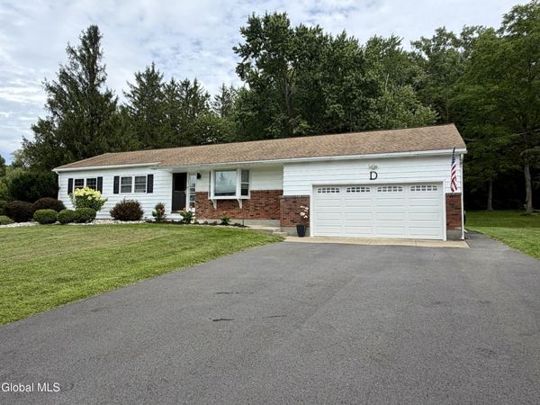 110 Country Ridge Court, Amsterdam, NY 12010