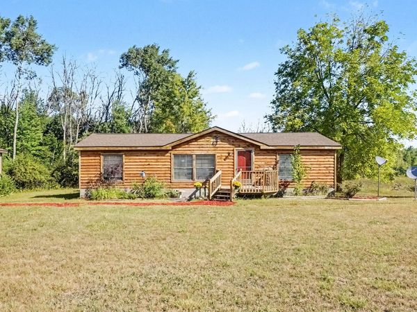 23410 N County Line Road, Newaygo, MI 49337