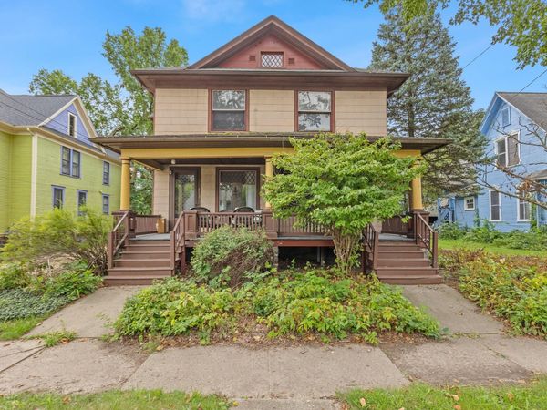 713 W Kalamazoo Avenue, Kalamazoo, MI 49007