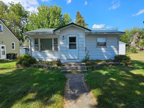 204 5th Avenue W, Lamberton, MN 56152