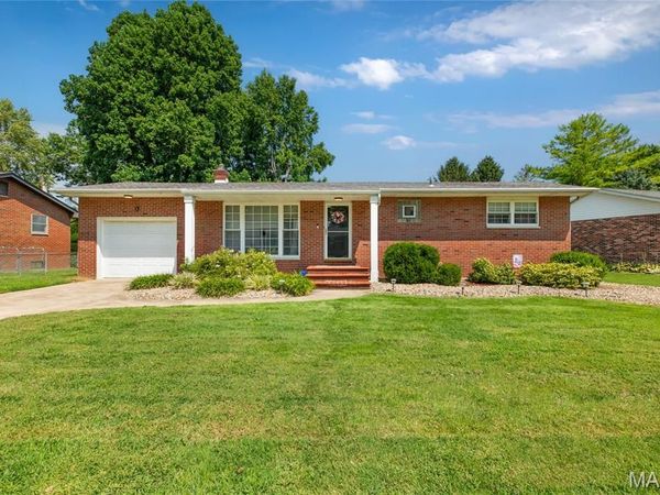 326 Crestview, Wood River, IL 62095