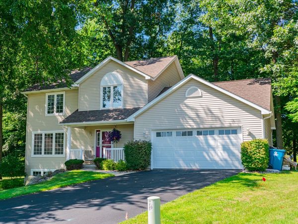 132 Kensington Court, Battle Creek, MI 49015