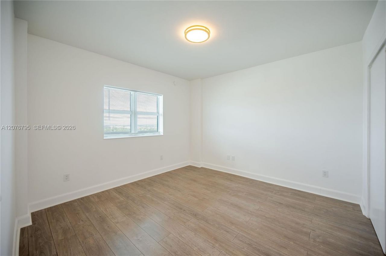 15051 Royal Oaks Ln, Unit 2403, North Miami, FL 33181 Photo