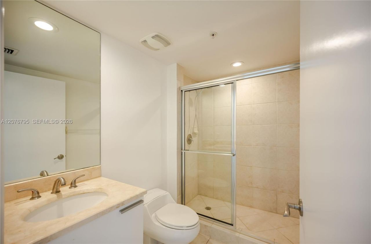 15051 Royal Oaks Ln, Unit 2403, North Miami, FL 33181 Photo