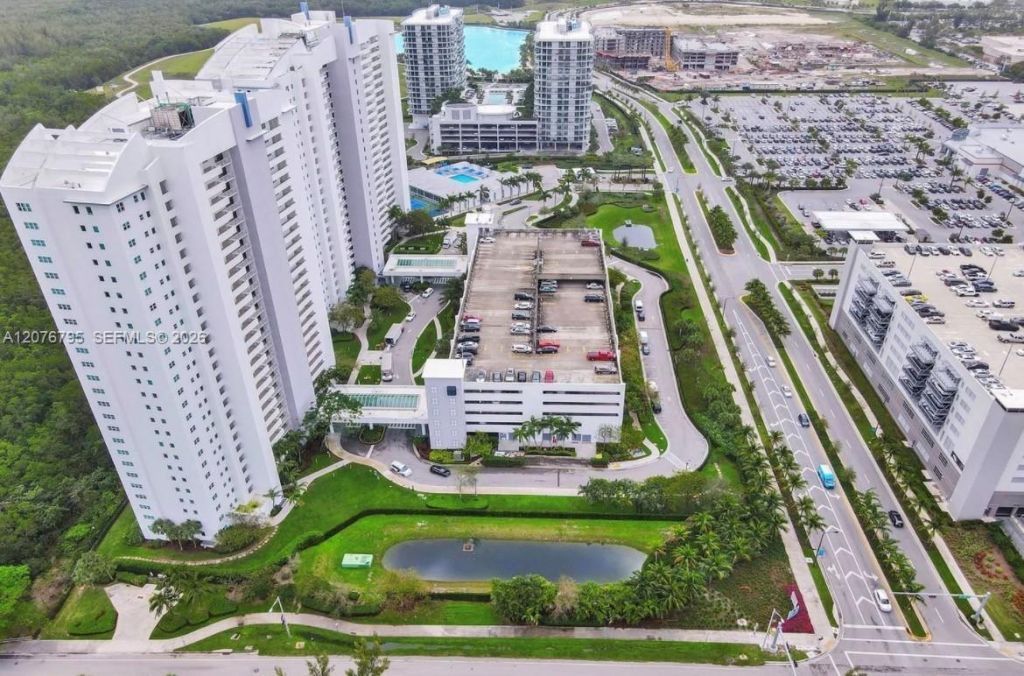 15051 Royal Oaks Ln, Unit 2403, North Miami, FL 33181 Photo