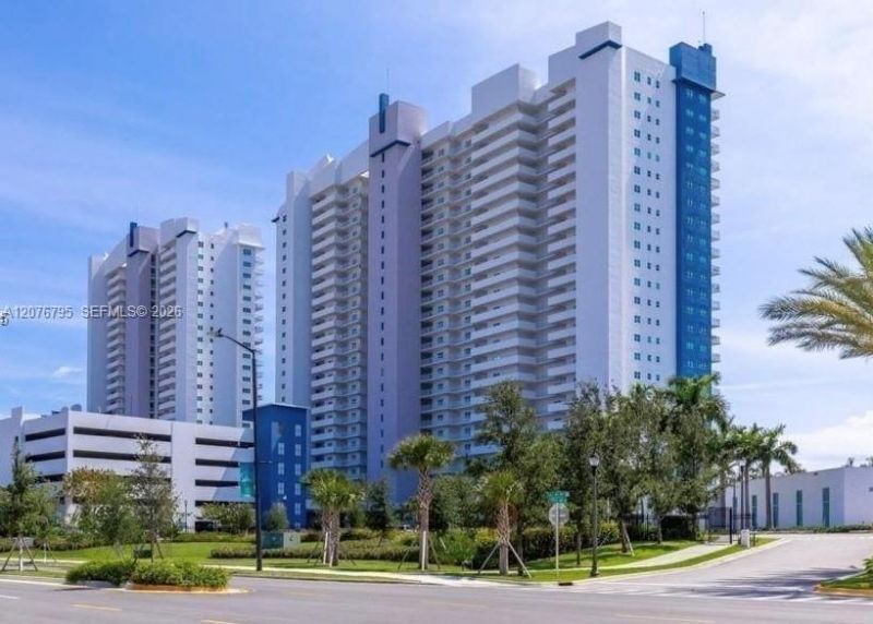 15051 Royal Oaks Ln, Unit 2403, North Miami, FL 33181 Photo