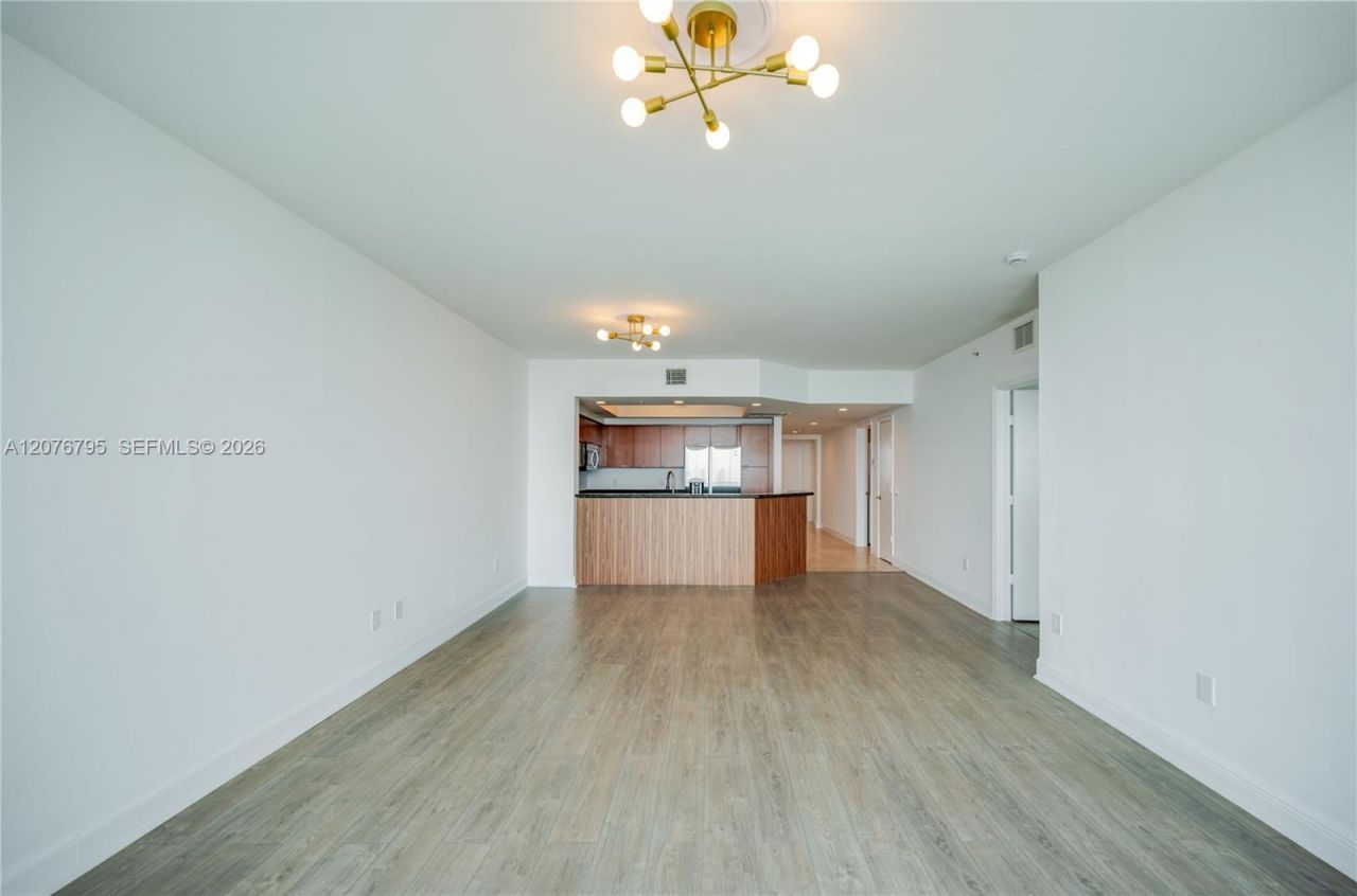 15051 Royal Oaks Ln, Unit 2403, North Miami, FL 33181 Photo