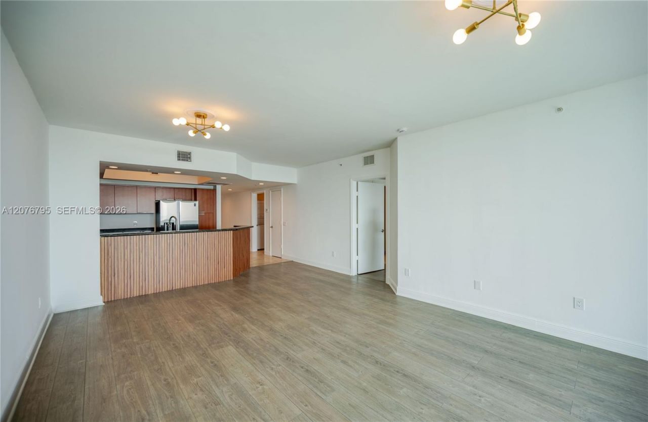 15051 Royal Oaks Ln, Unit 2403, North Miami, FL 33181 Photo