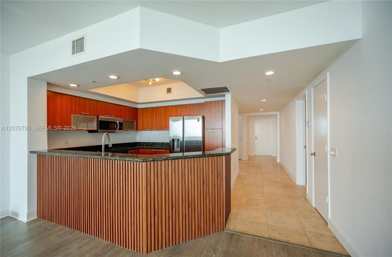 15051 Royal Oaks Ln, Unit 2403, North Miami, FL 33181 Photo