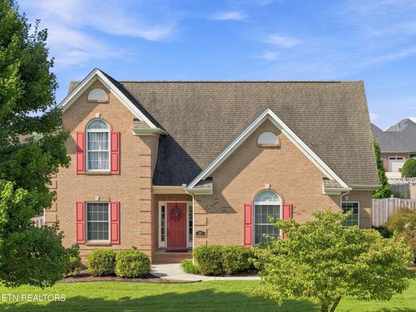 292 Leeward Way, Lenoir City, TN 37772