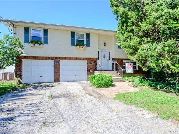 784 Newbridge Road , Bellmore, NY 11710