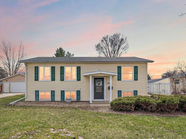 1866 38th Street NW, Rochester, MN 55901