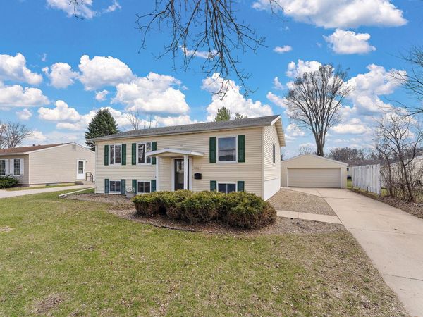 1866 38th Street NW, Rochester, MN 55901