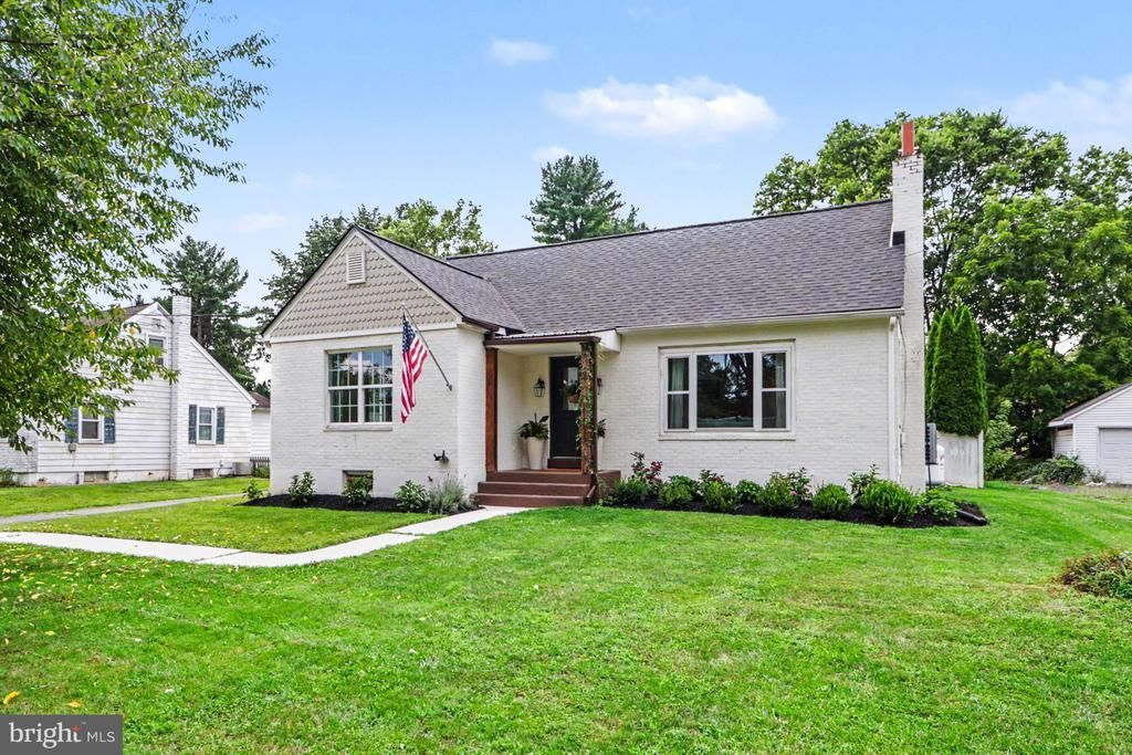 18 Sinclair Road, Mechanicsburg, PA 17055 Main Photo