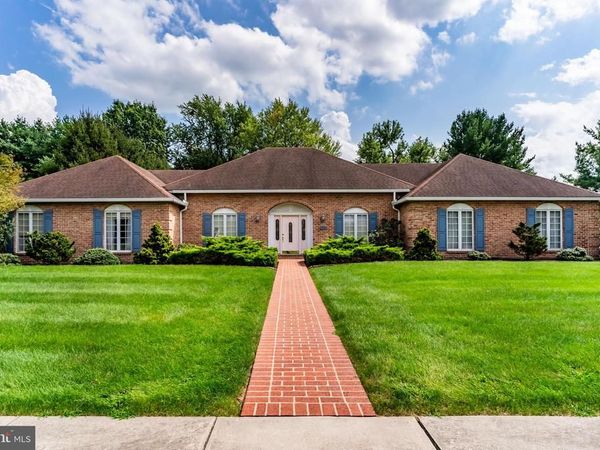 1120 SHERWOOD DRIVE, CARLISLE, PA 17013