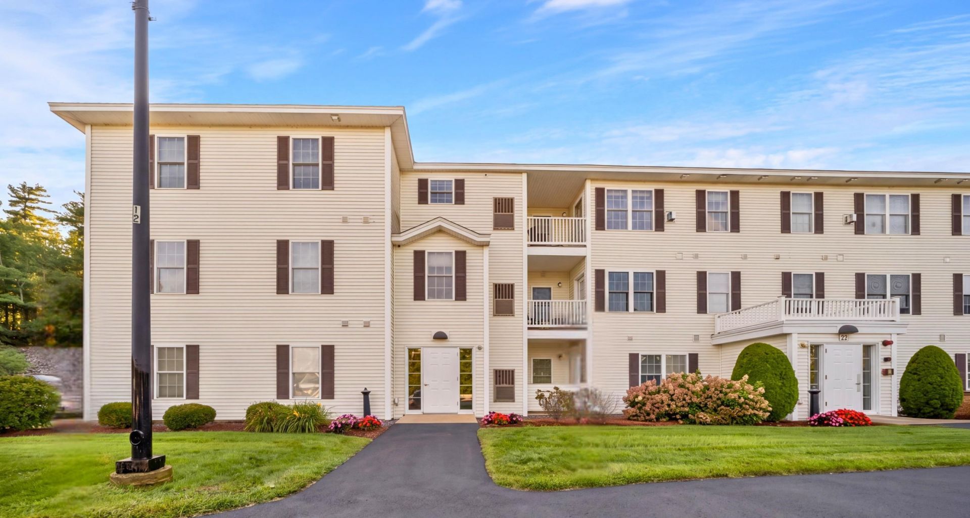 12 Vista Ridge Drive, Unit 40, Londonderry, NH 03053 Main Photo