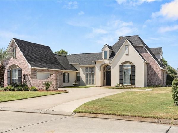 421 E HONORS POINT Court , Slidell, LA 70458