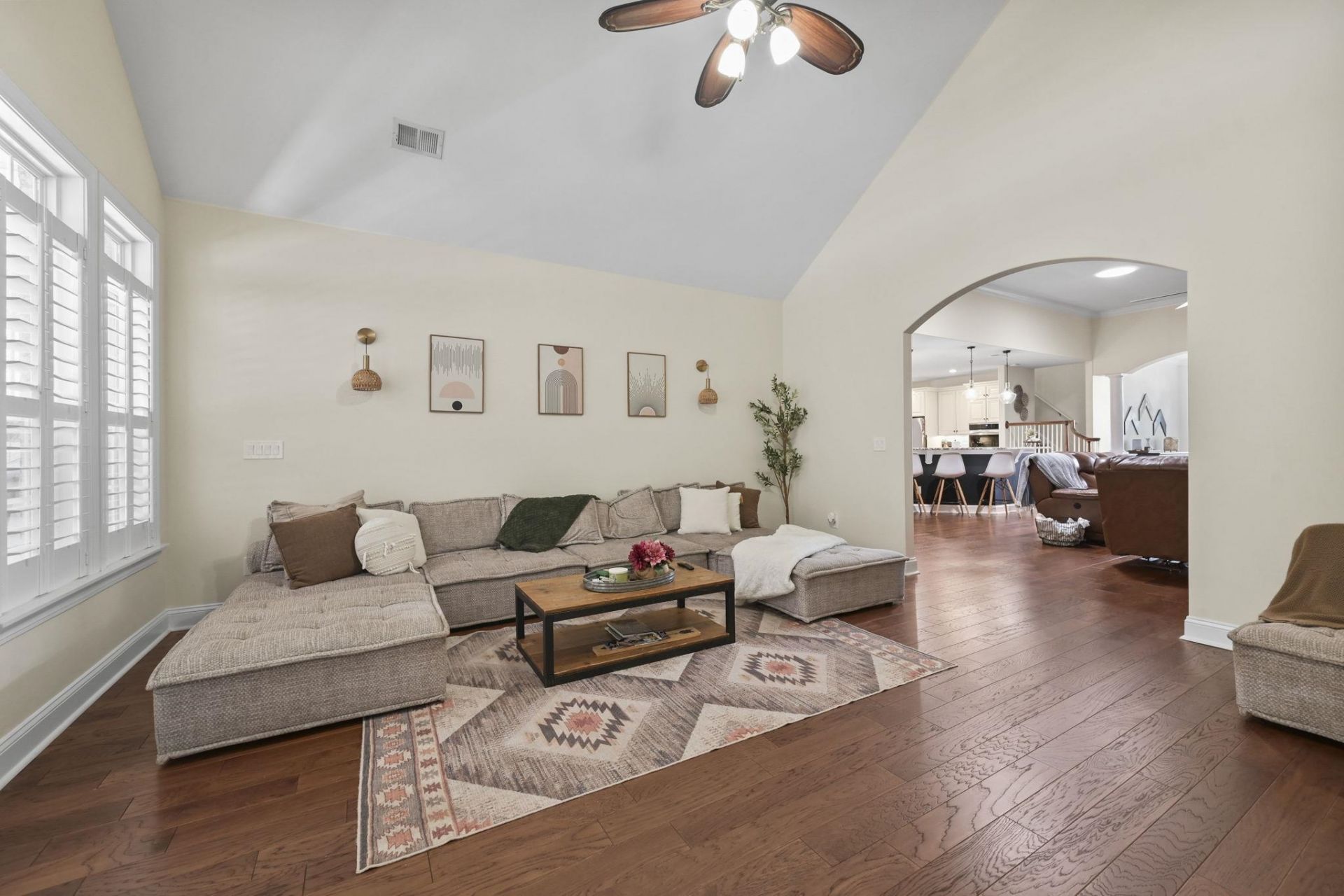 924 Henry James Dr. Photo 17