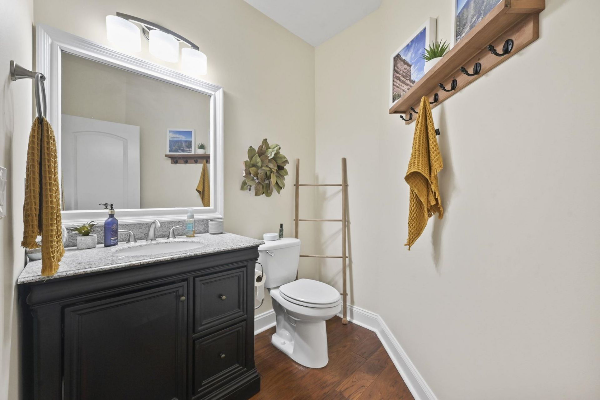 924 Henry James Dr. Photo 33