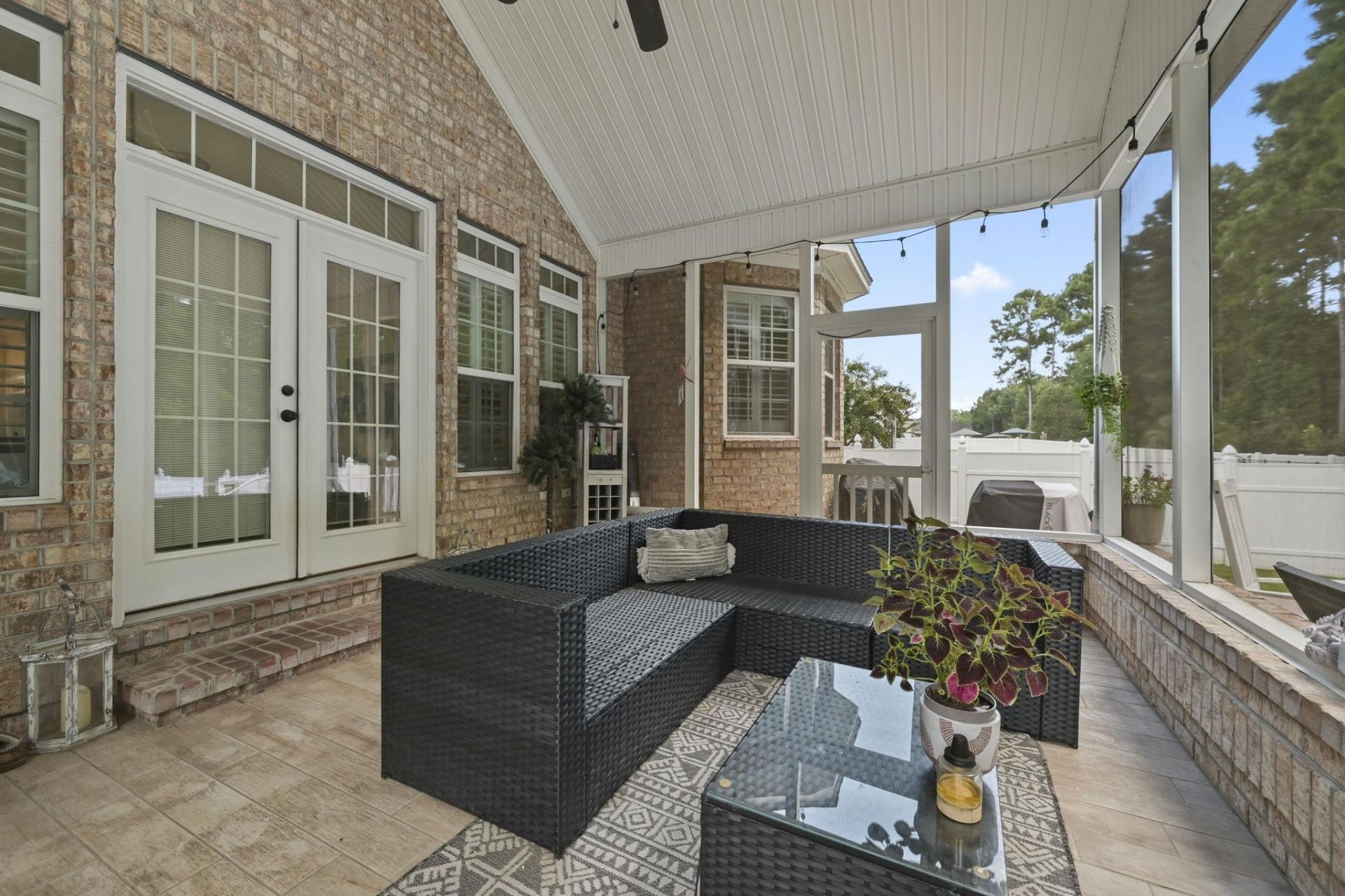 924 Henry James Dr. Photo 35