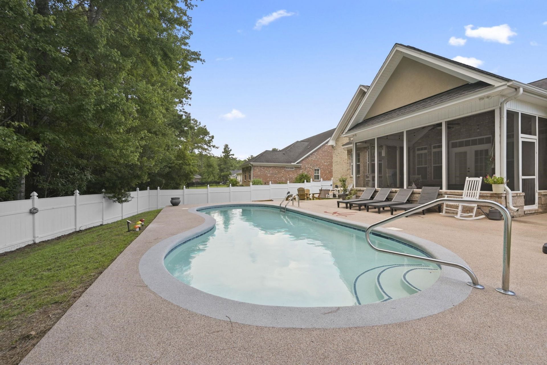 924 Henry James Dr. Photo 38