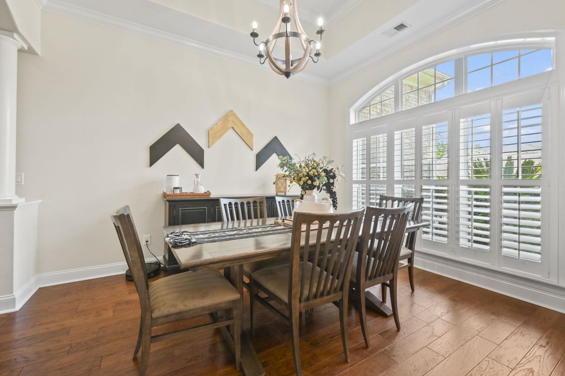 924 Henry James Dr. Photo 5
