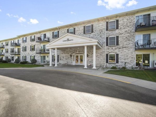 151 N University DRIVE, Unit 112, West Bend, WI 53095