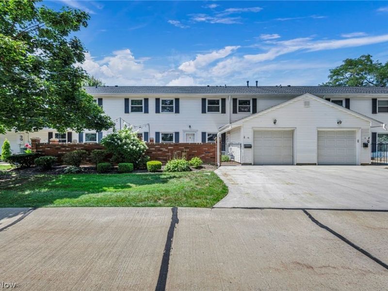 16 Surrey Court, Mentor, OH 44060 Photo 3