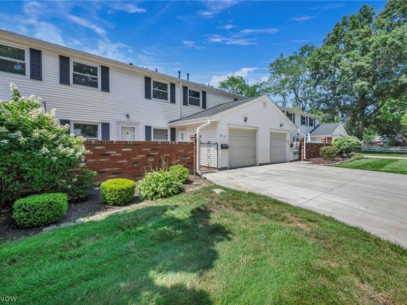 16 Surrey Court, Mentor, OH 44060 Photo 4