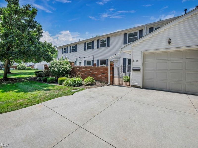 16 Surrey Court, Mentor, OH 44060 Photo 5