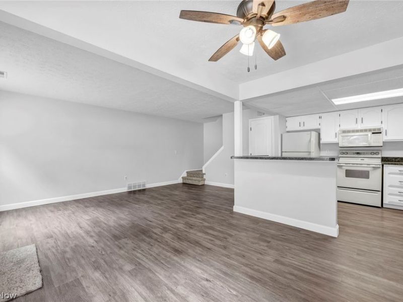 16 Surrey Court, Mentor, OH 44060 Photo 9
