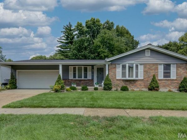 715 Shallowcreek View, Manchester, MO 63021