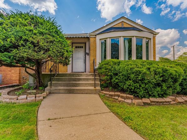 8800 S Merrill Avenue, Chicago, IL 60617