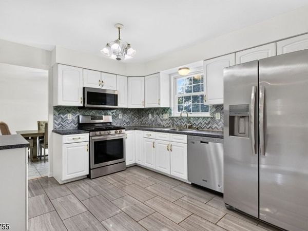 296 Remsen Ave, Woodbridge, NJ 07001