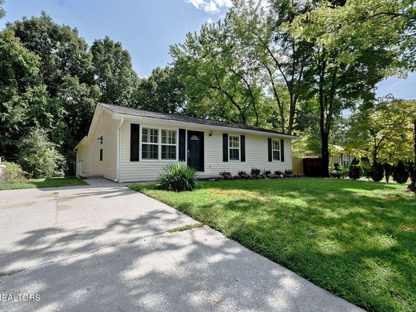 5924 W Pine Lane, Knoxville, TN 37909