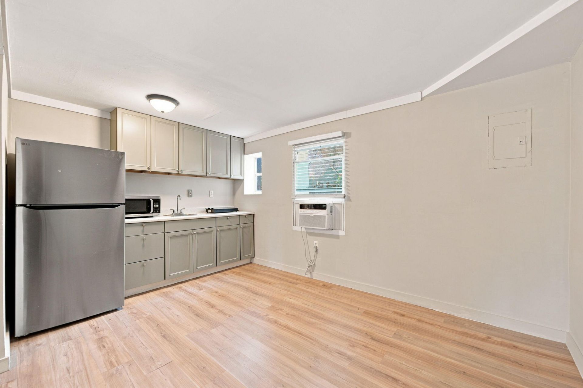 1329 NE 5th Avenue, Fort Lauderdale, FL 33304 Photo